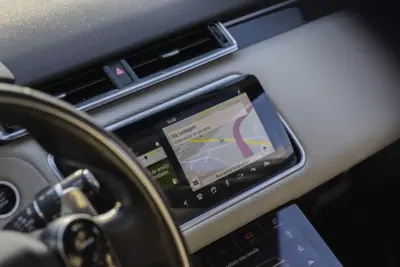 Land Rover Range Rover Velar 2017 - 39900 EUR, 175180 km - AUTO.MOTO.pt - 175180km - foto 15 de 36