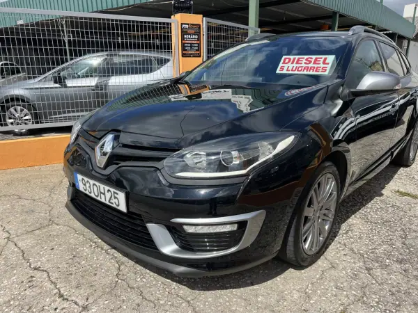 Renault Mégane Sport Tourer 2014 - 9500 EUR, 239995 km - AUTO.MOTO.pt - 239995km - foto 4 de 23