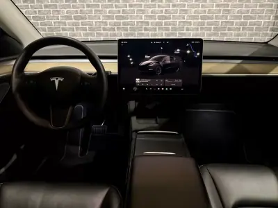 Tesla Model Y 2022 - 34900 EUR, 77000 km - AUTO.MOTO.pt - 77000km - foto 10 de 14