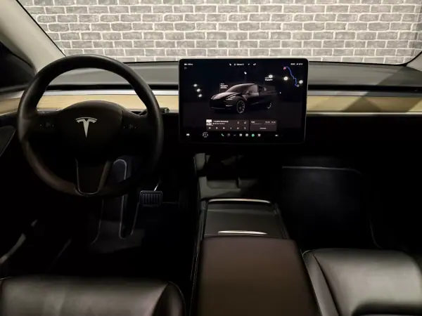 Tesla Model Y 2022 - 34900 EUR, 77000 km - AUTO.MOTO.pt - 77000km - foto 10 de 14