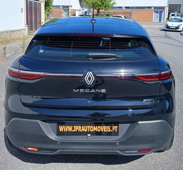 Renault Mégane E-Tech 2023 - 22990 EUR, 76500 km - AUTO.MOTO.pt - 76500km - foto 9 de 19