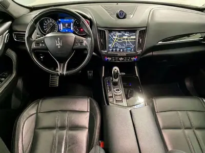 Maserati Levante 2016 - 44500 EUR, 232000 km - AUTO.MOTO.pt - 232000km - foto 17 de 55