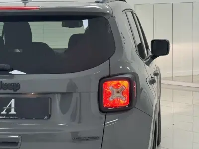 Jeep Renegade 2019 - 16990 EUR, 89500 km - AUTO.MOTO.pt - 89500km - foto 21 de 24