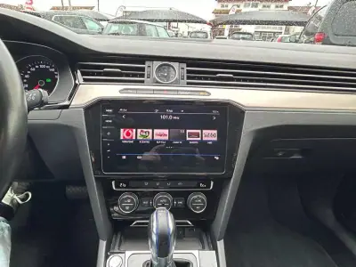 Volkswagen Passat 2017 - 18990 EUR, 134000 km - AUTO.MOTO.pt - 134000km - foto 16 de 17