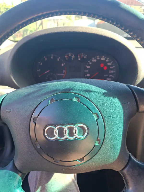Audi A3 2002 — foto 3 de 3