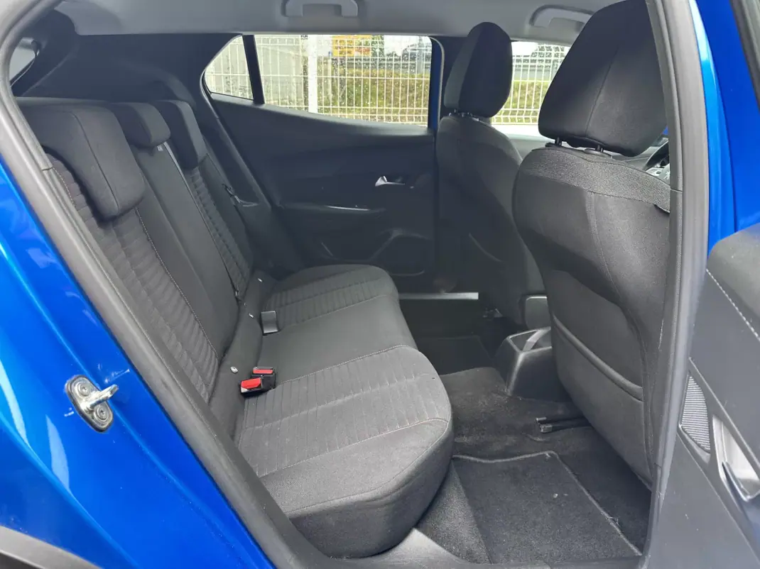 Peugeot 2008 2021 - 14900 EUR, 159000 km - AUTO.MOTO.pt - 159000km - foto 27 de 31