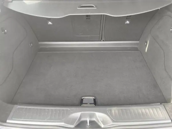 Mercedes-Benz B 180 2017 - 17490 EUR, 76000 km - AUTO.MOTO.pt - 76000km - foto 14 de 15