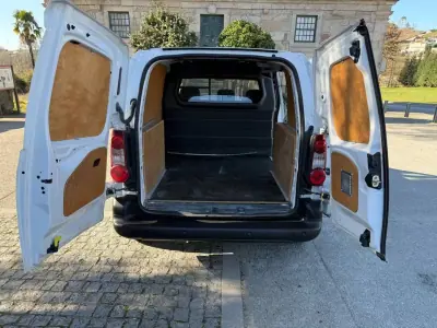 Citroën Berlingo 1.6 BlueHdi 100 2018 - 11990 EUR, 41500 km - AUTO.MOTO.pt - 41500km - foto 13 de 24