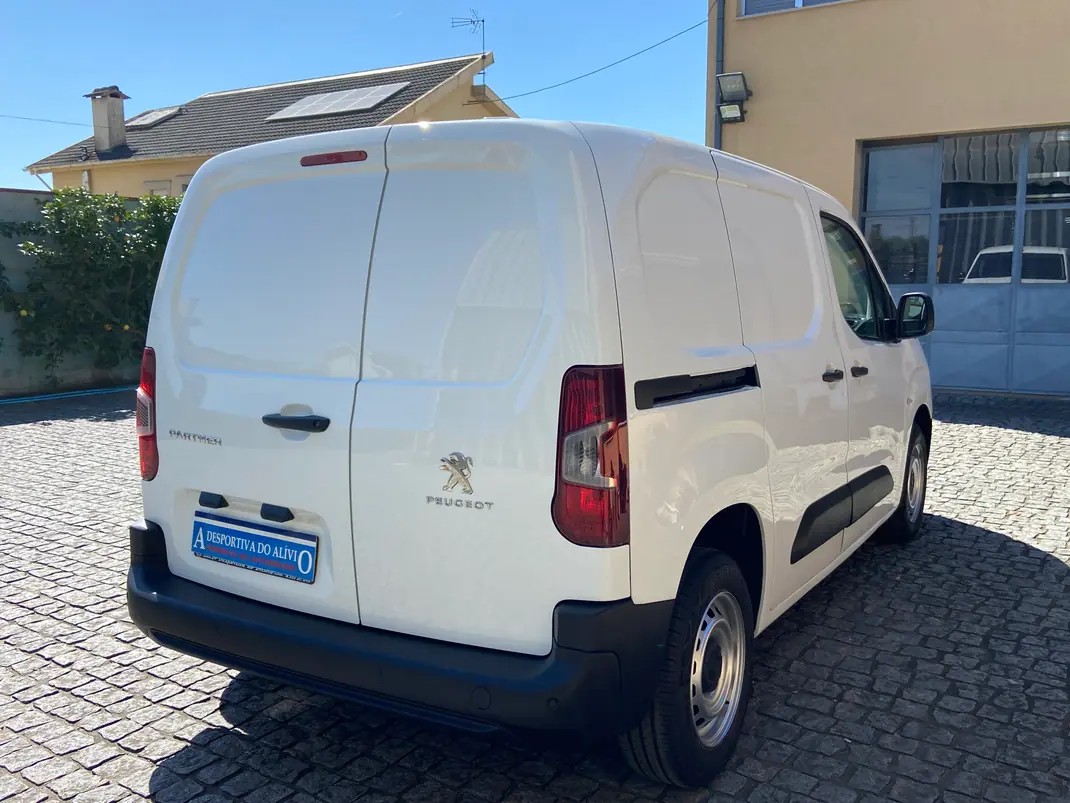 Peugeot Partner 1.6 BlueHdi 100cv Premium 2019 - 14980 EUR, 126882 km - AUTO.MOTO.pt - 126882km - foto 5 de 17
