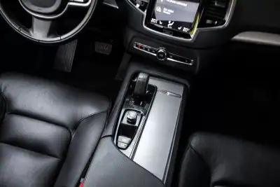 Volvo XC 90 2021 - 48990 EUR, 93199 km - AUTO.MOTO.pt - 93199km - foto 36 de 43