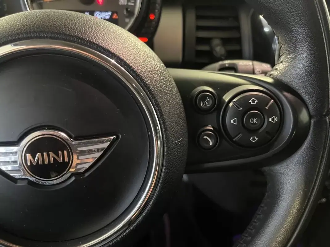 MINI 5 Portas 2016 - 12500 EUR, 146000 km - AUTO.MOTO.pt - 146000km - foto 15 de 32