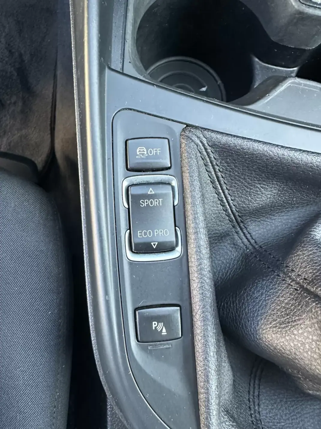 BMW 116 2015 - 15000 EUR, 230000 km - 230000km - foto 33 de 57