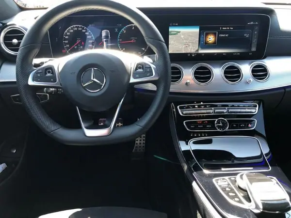 Mercedes-Benz E 220 2017 - 37750 EUR, 90500 km - AUTO.MOTO.pt - 90500km - foto 6 de 23