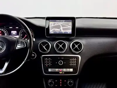 Mercedes-Benz A 180 2016 - 14950 EUR, 142000 km - AUTO.MOTO.pt - 142000km - foto 28 de 54