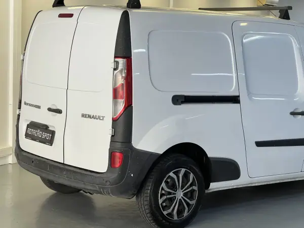 Renault 2018 - 6490 EUR, 385000 km - AUTO.MOTO.pt - 385000km - foto 21 de 33