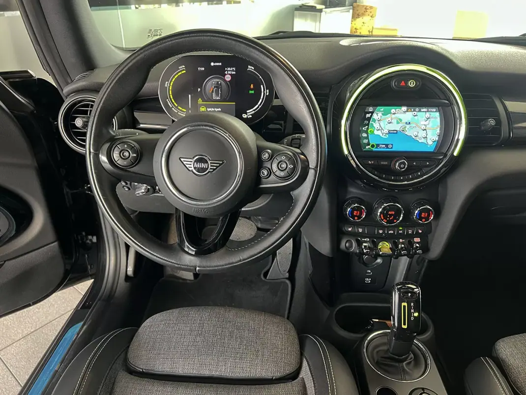 MINI Electric 2020 - 17800 EUR, 55687 km - AUTO.MOTO.pt - 55687km - foto 9 de 27