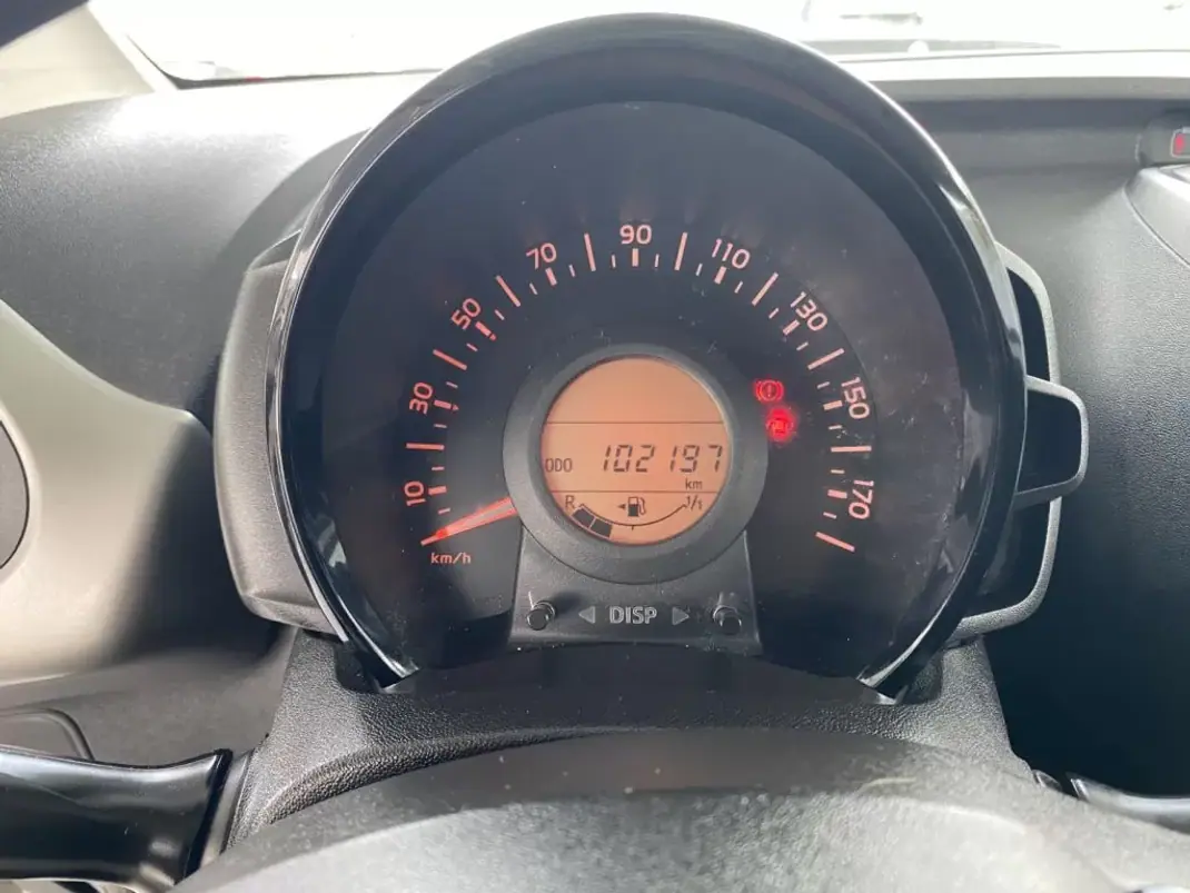 Peugeot 108 2014 - 6990 EUR, 108197 km - AUTO.MOTO.pt - 108197km - foto 11 de 12