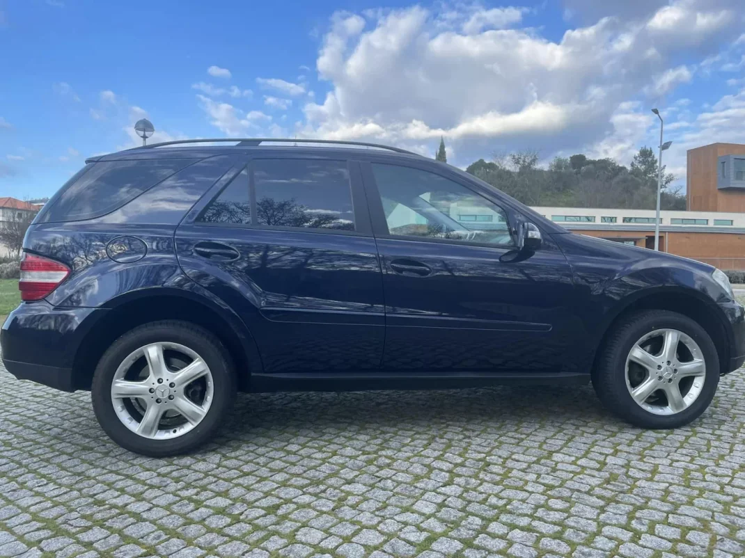 Mercedes-Benz ML 320 2005 - 18900 EUR, 207000 km - AUTO.MOTO.pt - 207000km - foto 3 de 11