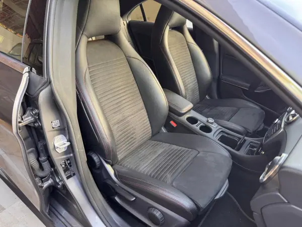 Mercedes-Benz CLA 180 2016 - 18900 EUR, 148405 km - AUTO.MOTO.pt - 148405km - foto 26 de 26