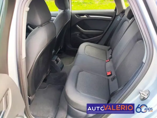 Audi A3 Sportback 2019 - 18950 EUR, 88596 km - AUTO.MOTO.pt - 88596km - foto 31 de 34