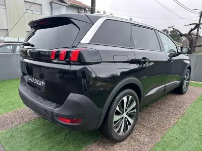 Peugeot 5008 2018 - 14900 EUR, 140000 km - AUTO.MOTO.pt - 140000km - foto 9 de 52