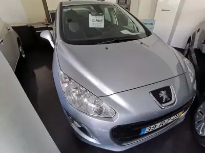 Peugeot 308 2012 - 10250 EUR, 126000 km - AUTO.MOTO.pt - 126000km - foto 2 de 6