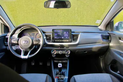 Kia Stonic 2021 - 13990 EUR, 128000 km - AUTO.MOTO.pt - 128000km - foto 15 de 29