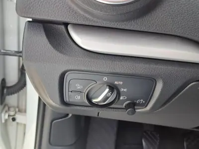 Audi A3 Sportback 2016 - 12900 EUR, 231290 km - AUTO.MOTO.pt - 231290km - foto 33 de 45