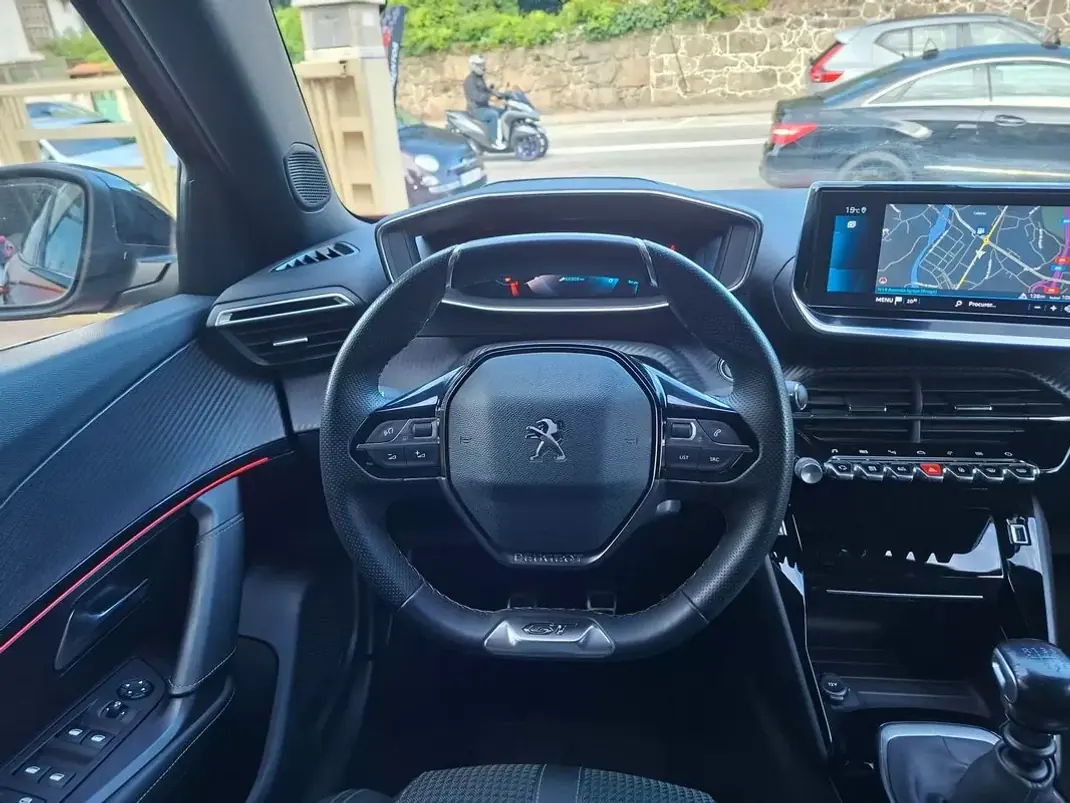 Peugeot 2008 2020 - 16900 EUR, 65308 km - 65308km - foto 35 de 39