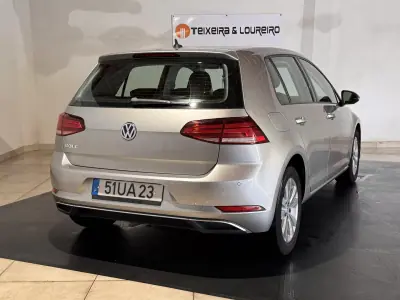 Volkswagen Golf 2017 - 14500 EUR, 123332 km - AUTO.MOTO.pt - 123332km - foto 5 de 26
