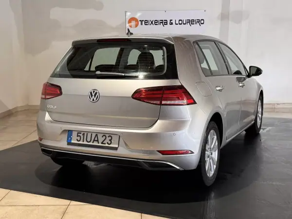 Volkswagen Golf 2017 - 14500 EUR, 123332 km - AUTO.MOTO.pt - 123332km - foto 5 de 26