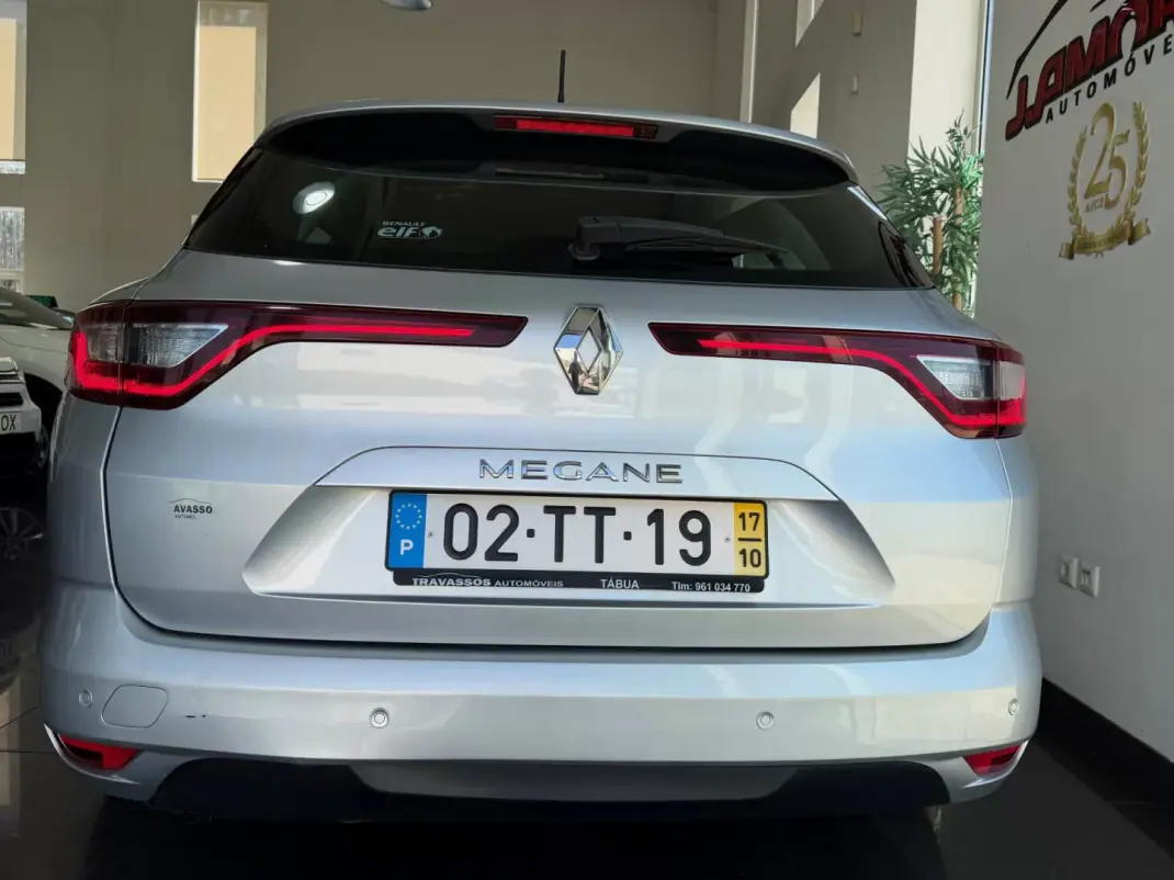 Renault Mégane Sport Tourer 2017 - 9650 EUR, 196121 km - AUTO.MOTO.pt - 196121km - foto 12 de 22