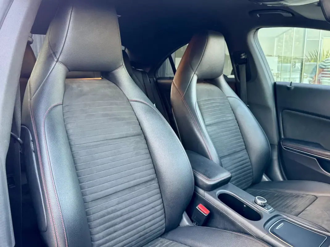 Mercedes-Benz CLA 200 2017 - 21999 EUR, 100000 km - 100000km - foto 13 de 23
