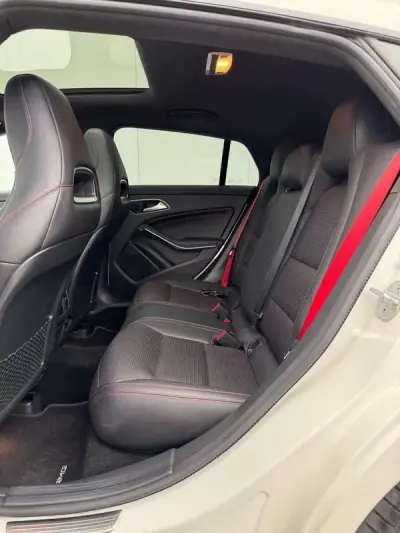 Mercedes-Benz CLA 45 AMG 2017 - 31950 EUR, 127877 km - AUTO.MOTO.pt - 127877km - foto 26 de 51