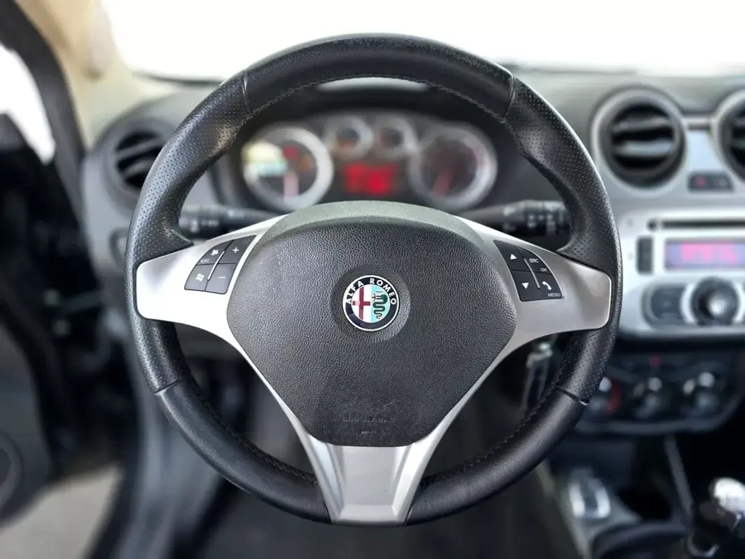 Alfa Romeo MiTo 2009 - 3750 EUR, 98428 km - AUTO.MOTO.pt - 98428km - foto 12 de 21