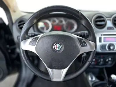 Alfa Romeo MiTo 2009 - 3750 EUR, 98428 km - AUTO.MOTO.pt - 98428km - foto 12 de 21