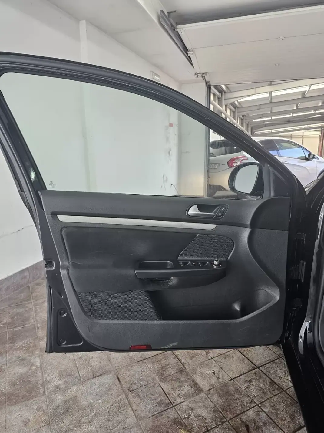 Volkswagen Golf Variant 2008 - 4250 EUR, 321338 km - AUTO.MOTO.pt - 321338km - foto 12 de 26