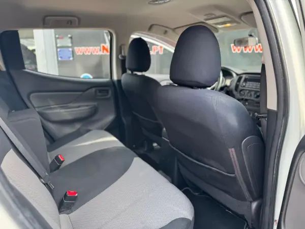 Mitsubishi L200 2019 - 27900 EUR, 174579 km - AUTO.MOTO.pt - 174579km - foto 17 de 19