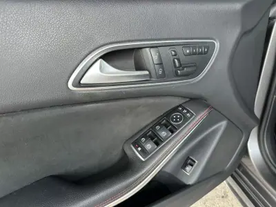 Mercedes-Benz CLA 200 2016 - 21900 EUR, 163435 km - AUTO.MOTO.pt - 163435km - foto 27 de 32