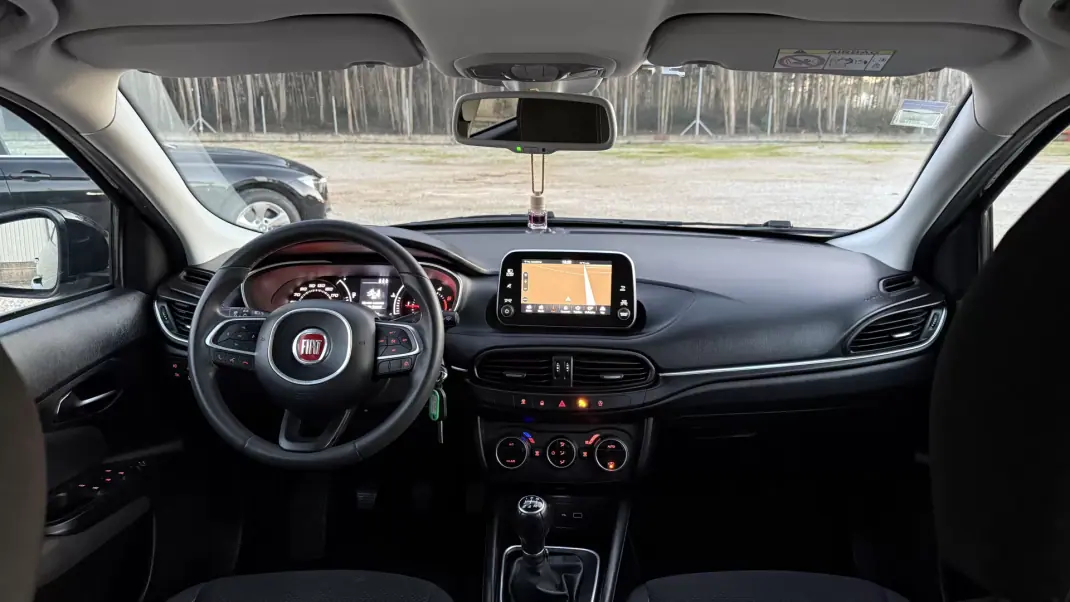 Fiat Tipo Station Wagon 2019 - 12900 EUR, 137000 km - AUTO.MOTO.pt - 137000km - foto 19 de 43