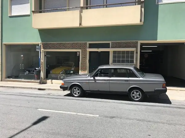 Volvo 244 1987 - 10500 EUR, 317000 km - AUTO.MOTO.pt - 317000km - foto 7 de 41