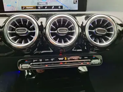 Mercedes-Benz A 180 2022 - 29590 EUR, 50171 km - AUTO.MOTO.pt - 50171km - foto 10 de 11