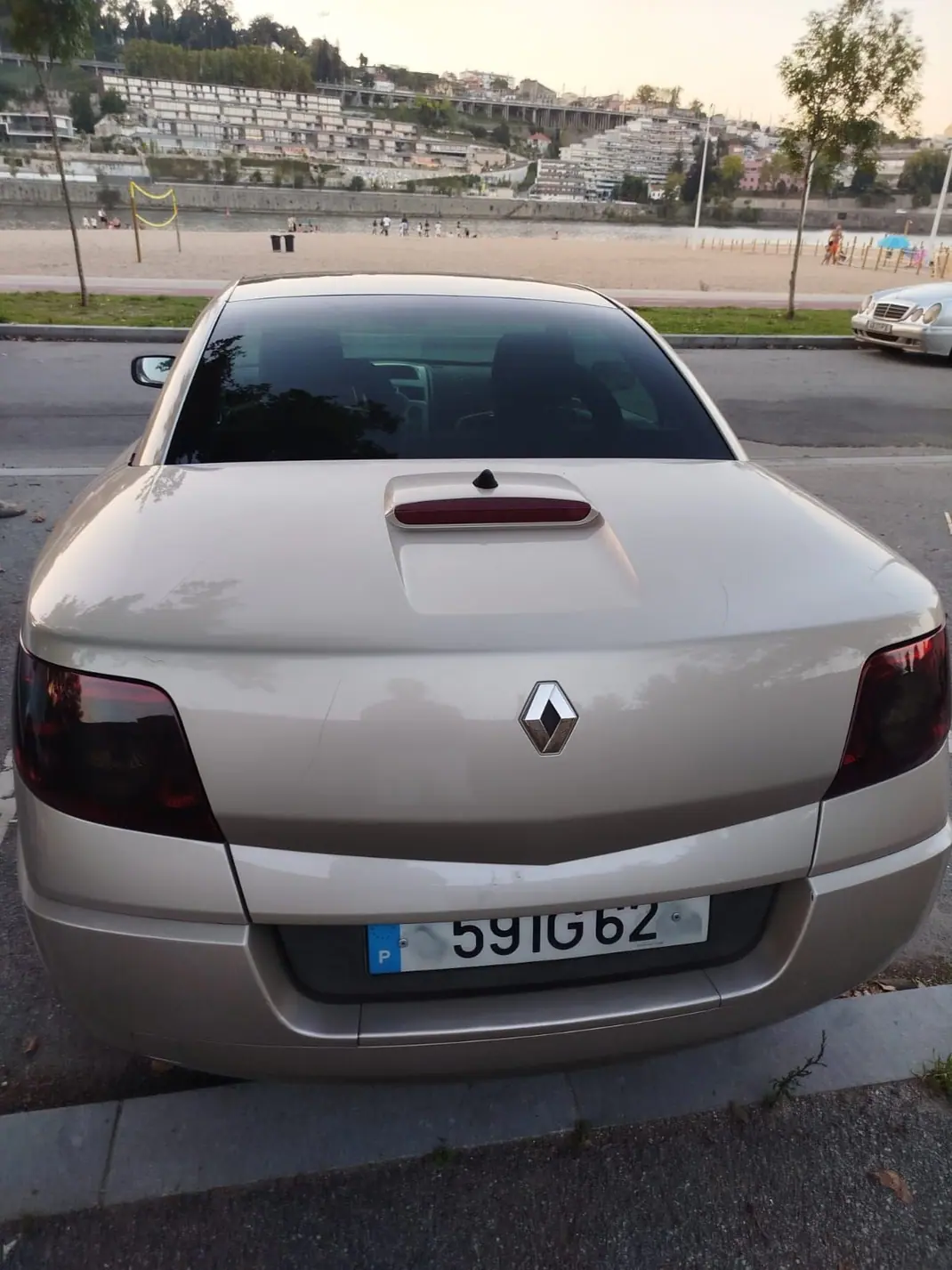 Renault MEGANE CABRIOLET 2004 - 5100 EUR, 160000 km - 160000km - foto 5 de 6