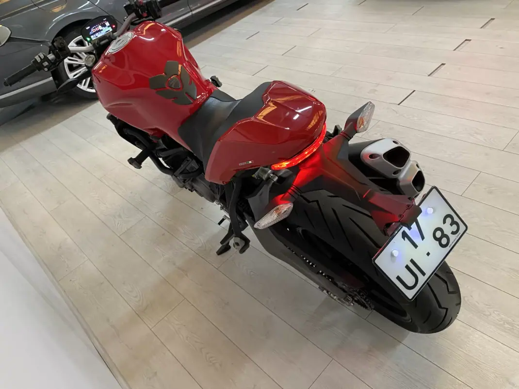 Ducati Monster 1000 2018 - 9950 EUR, 10707 km - AUTO.MOTO.pt - 10707km - foto 17 de 19