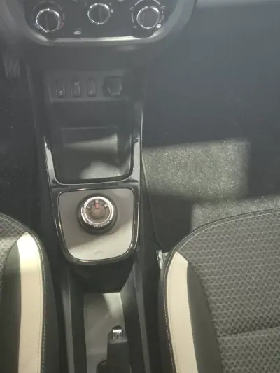 Dacia Spring 2023 - 14000 EUR, 13500 km - AUTO.MOTO.pt - 13500km - foto 10 de 22