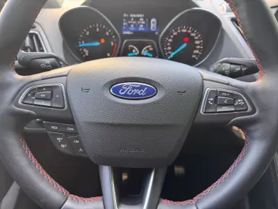 Ford Kuga 2018 - 16500 EUR, 54485 km - AUTO.MOTO.pt - 54485km - foto 11 de 25
