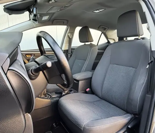 Toyota Corolla 2017 - 16450 EUR, 85000 km - AUTO.MOTO.pt - 85000km - foto 10 de 36