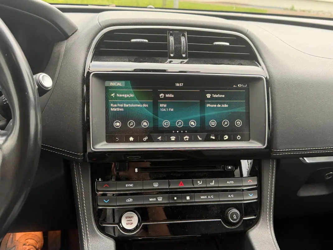 Jaguar F-Pace 2017 - 14000 EUR, 230000 km - 230000km - foto 6 de 8