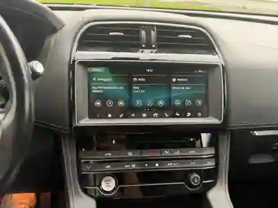 Jaguar F-Pace 2017 - 14000 EUR, 230000 km - 230000km - foto 6 de 8