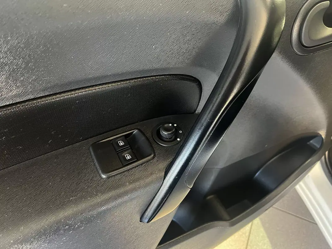 Renault Kangoo Express ZE 33 2019 - 12900 EUR, 23343 km - AUTO.MOTO.pt - 23343km - foto 15 de 18